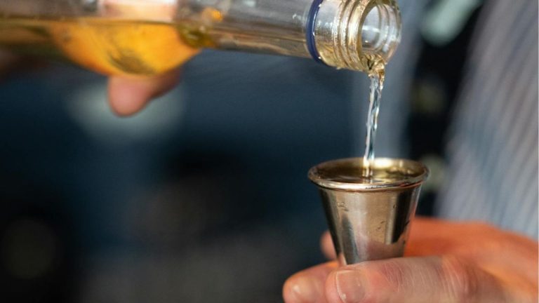 Doses d’alcool en bar