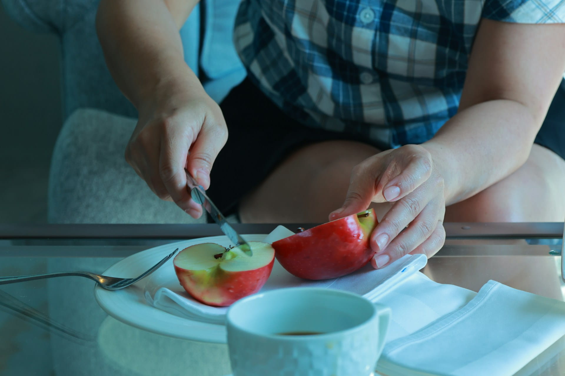 Manger une pomme le soir